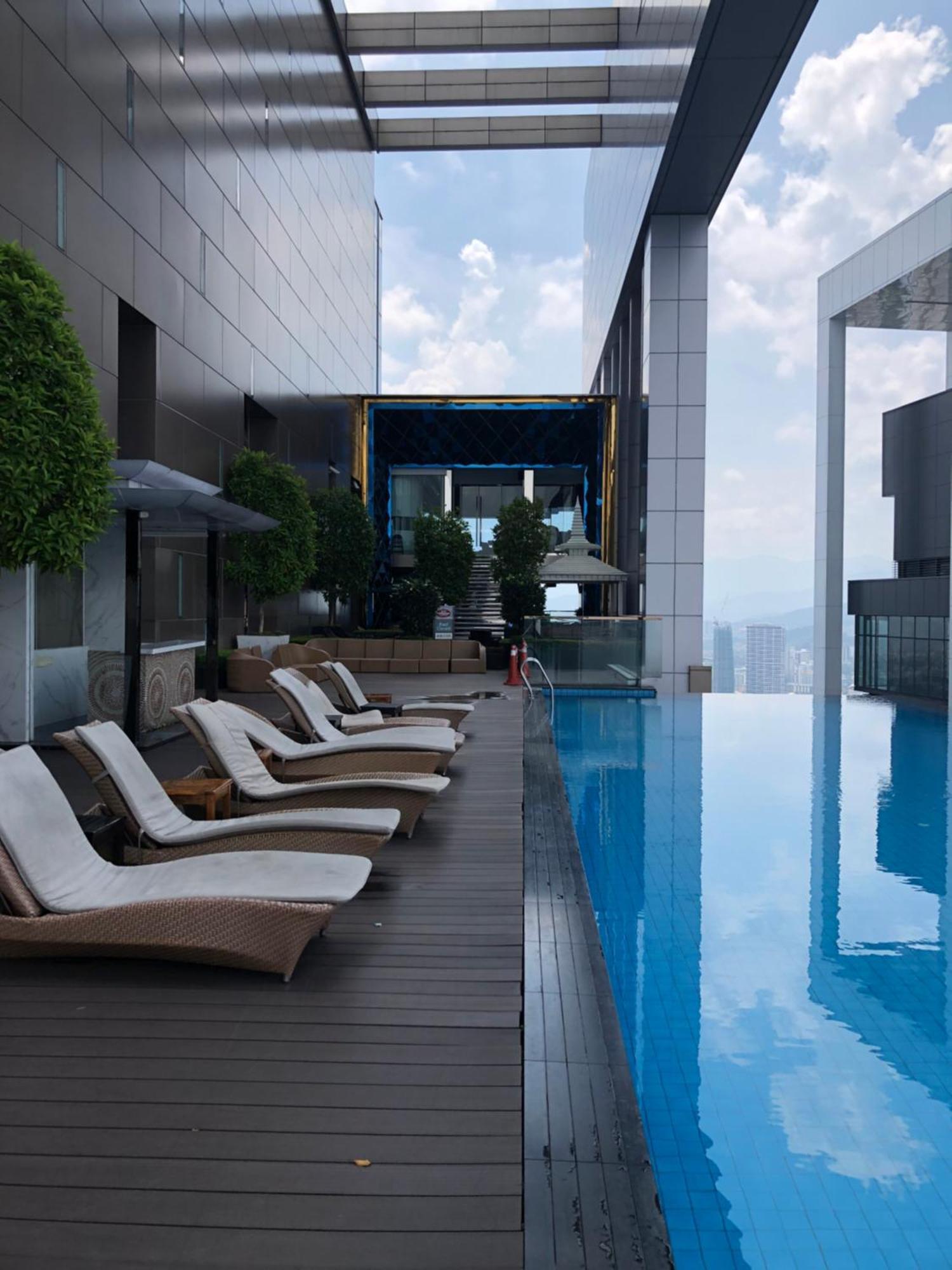 Amazing Pool By Platinum Suites Klcc Kuala Lumpur Exterior photo